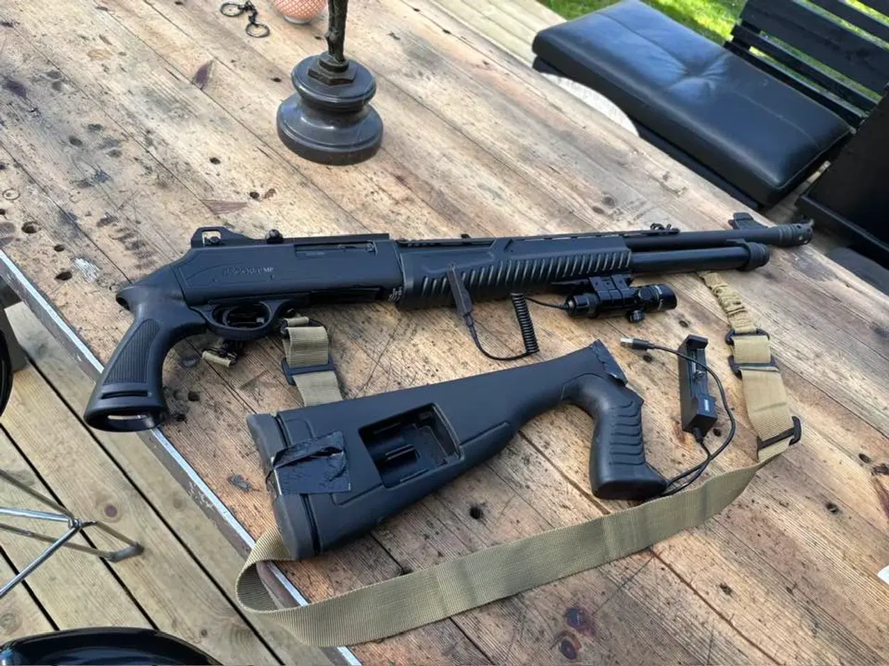 Billede 1 - Pumpgun m pistolgrip og laser.