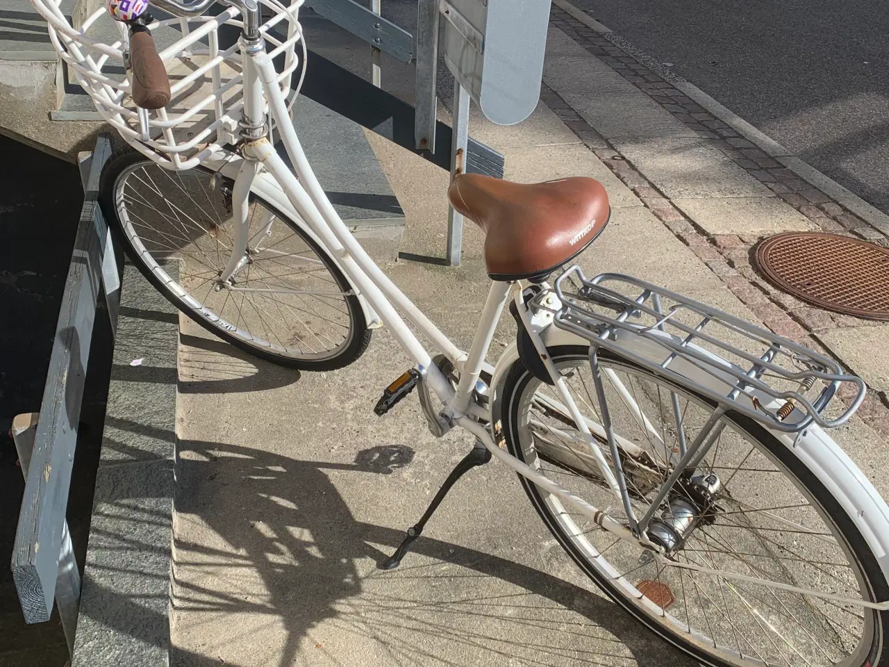 Billede 5 - Fin 28 damecykel perfekt byd