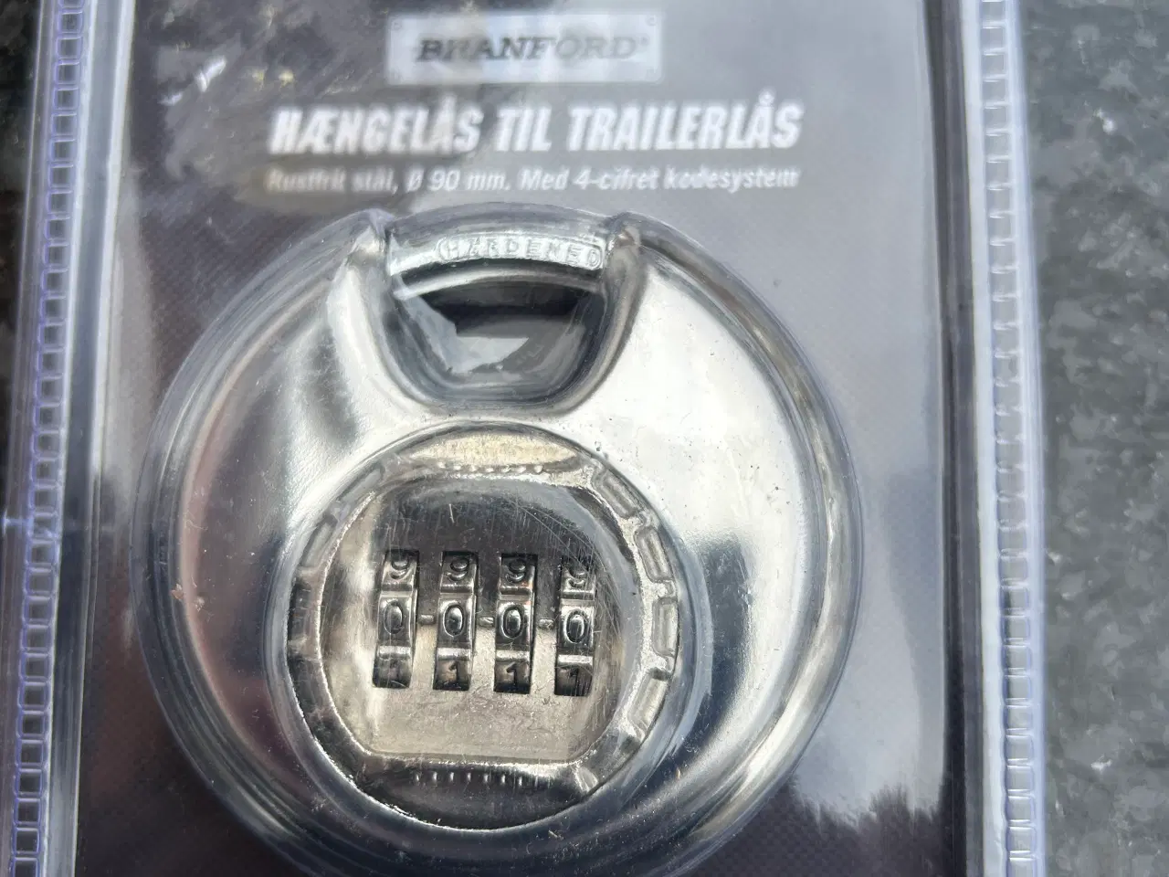 Billede 2 - Ny hængelås til traileren med 4-cifret kode