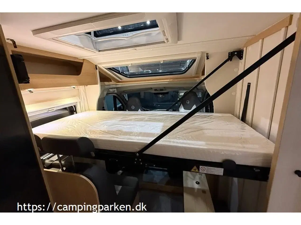 Billede 6 - 2026 - SunLight VAN V67S Ny grundplan i Sunlight VAN-serien, første VAN med 3. soveplads over siddegruppen