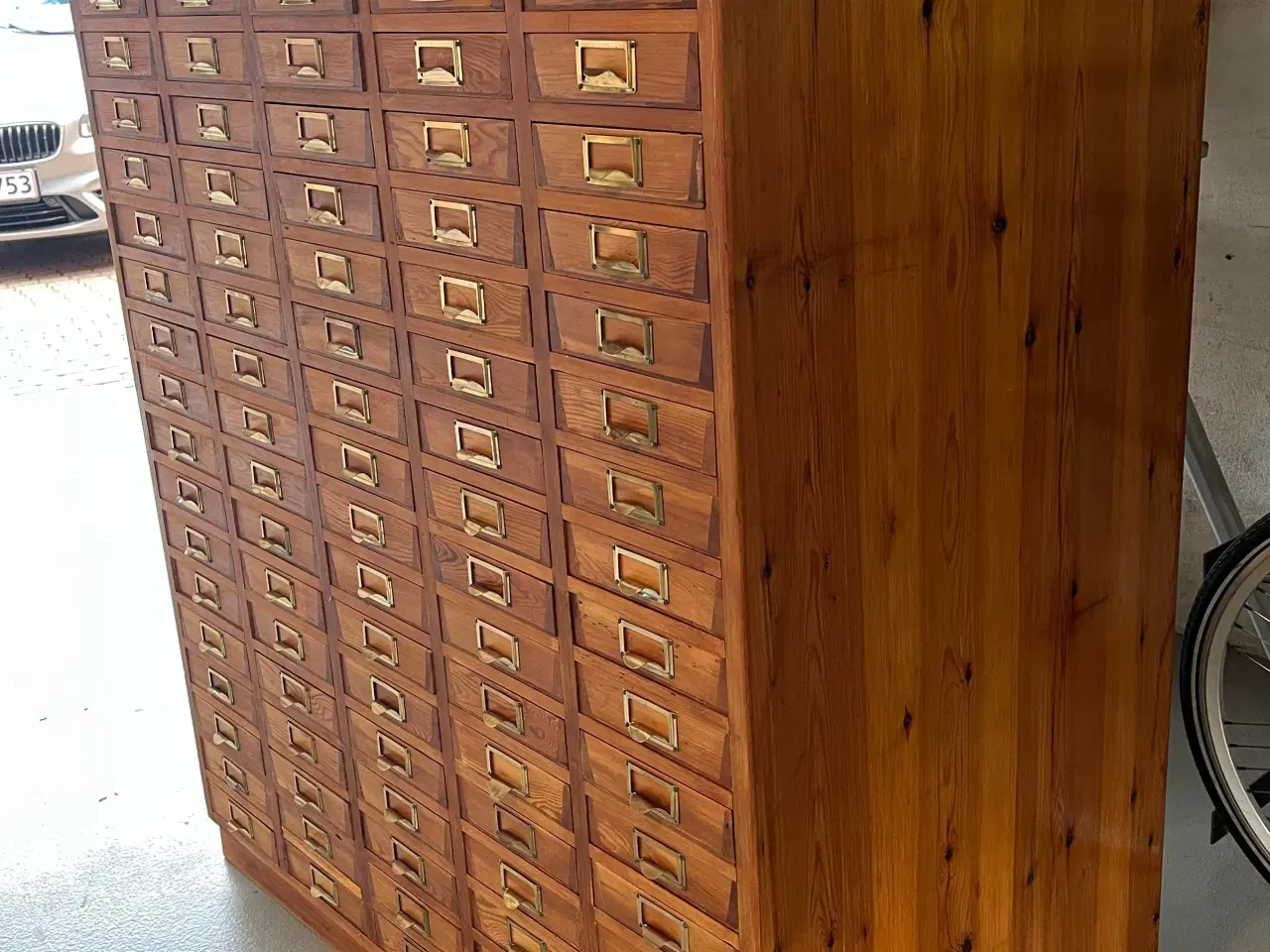 Billede 2 - Unikt gammelt møbel med 100 skuffer.   Istandsat.