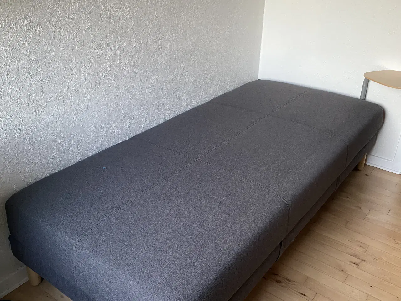 Billede 4 - Sovesofa med opbevaring