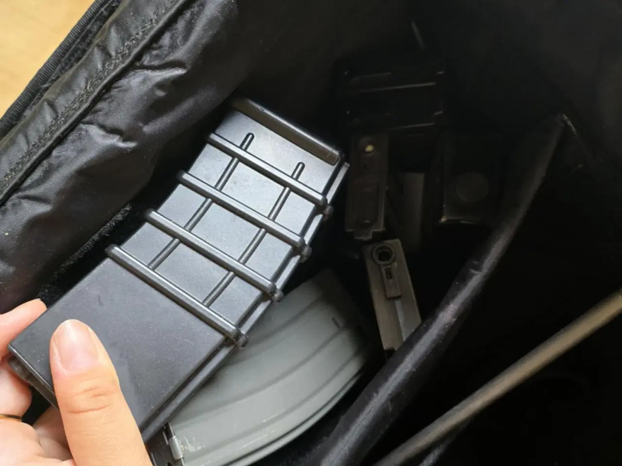 Billede 13 - Hardball gevær, pistoler og andet udstyr