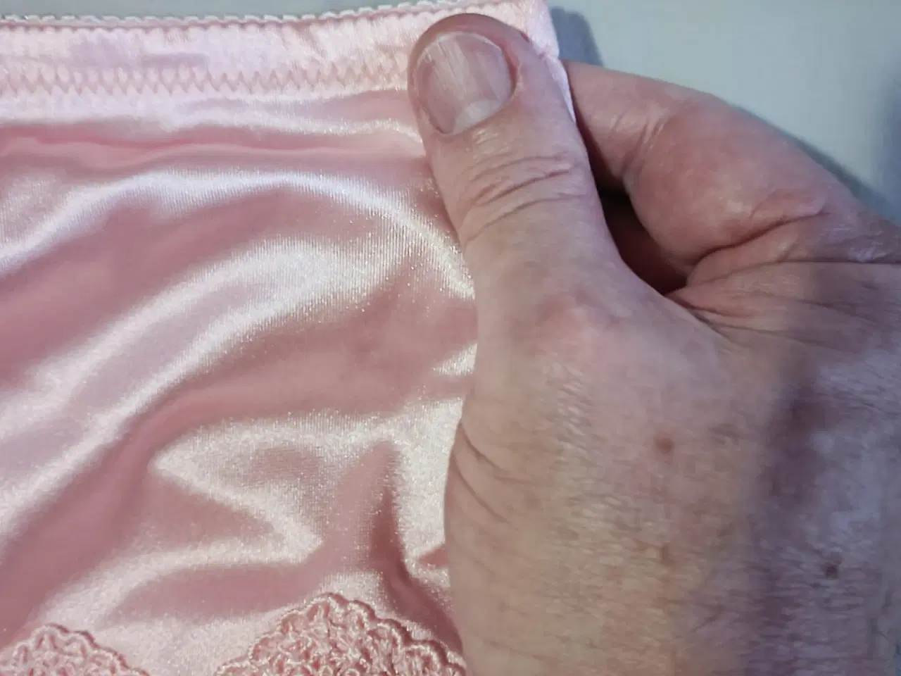 Billede 4 - Lys pink højtaljet trusse