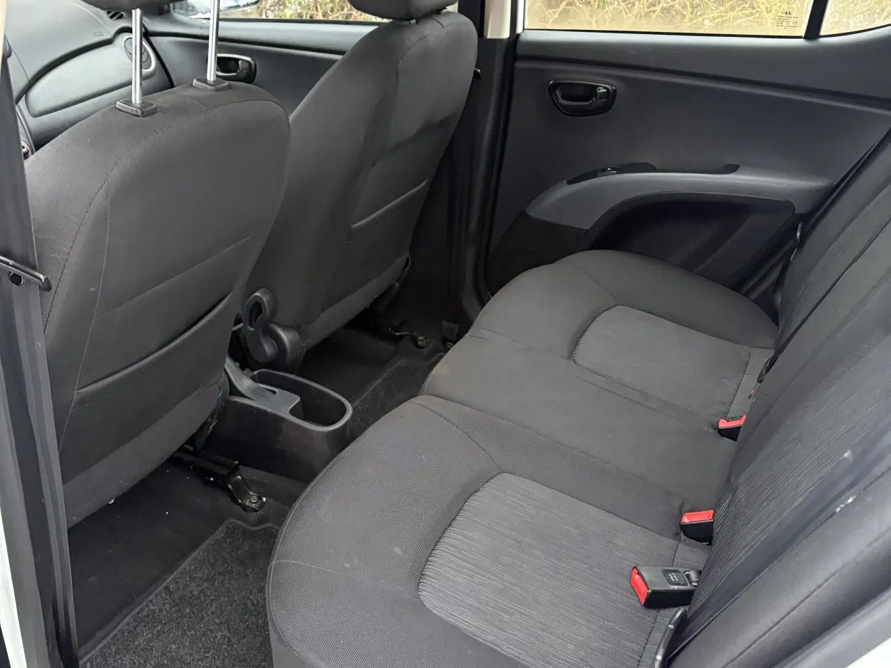 Billede 7 - Hyundai I10 1,2 fra 2012. Kørt 261.000km. Helårsdæ