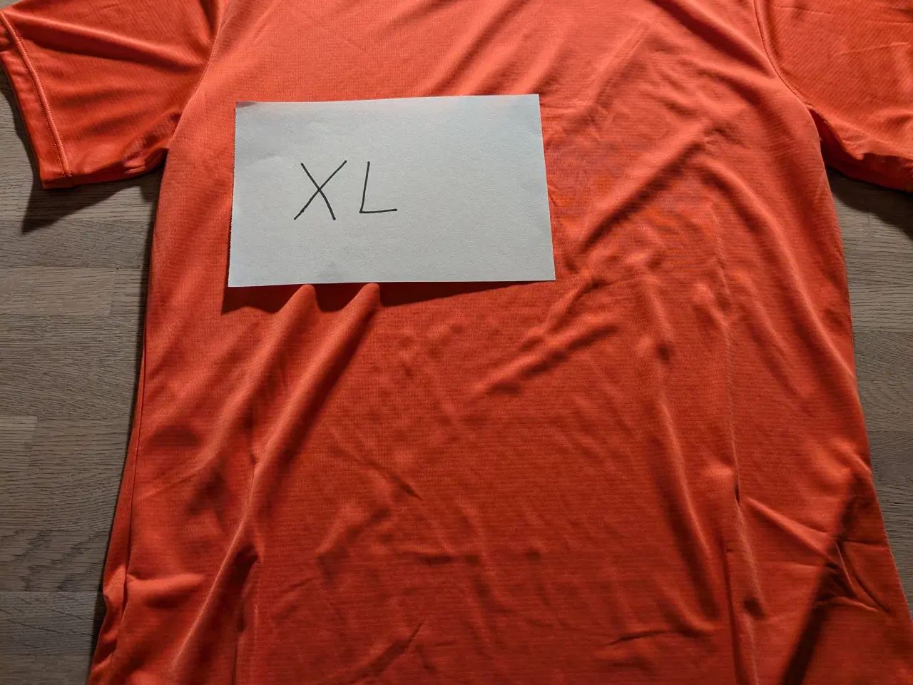 Billede 15 - 17 assorterede løbetrøjer fra newline