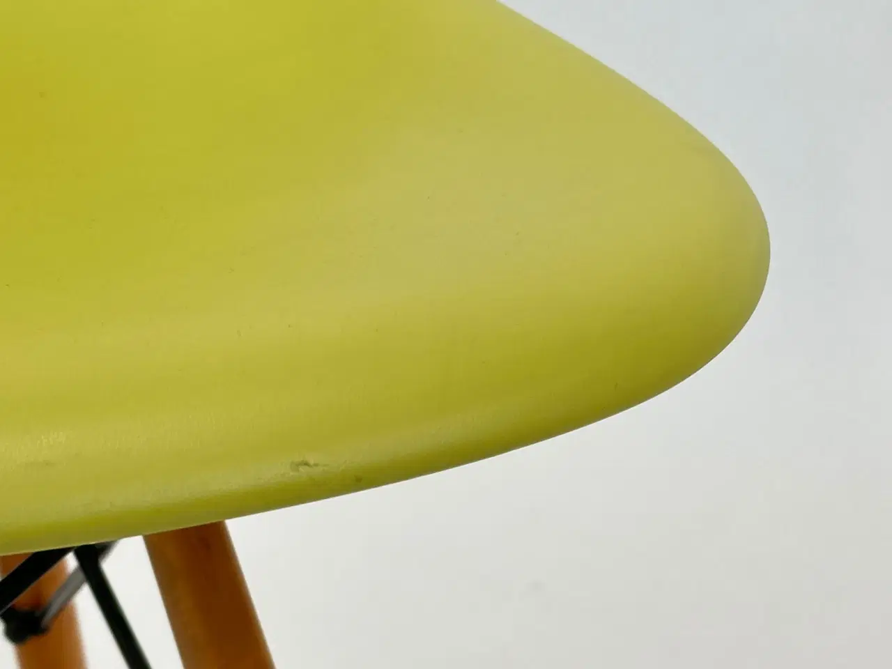 Billede 8 - Vitra Eames DSW Stol  (Citron RE)