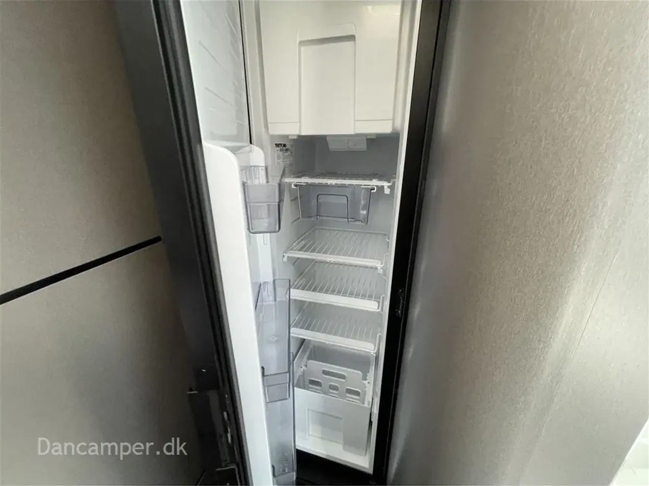 Billede 25 - 2024 - Chausson X650 Exclusive line   TILBUDSPRIS 1.019.900,- SPAR kr. 50.000,- Camper med stor Lounge og siddegruppe, 9-trins automatgear, sænkeseng, stor garage, specialfælge, Artic, Connect- og X-tilbehørspakke ,