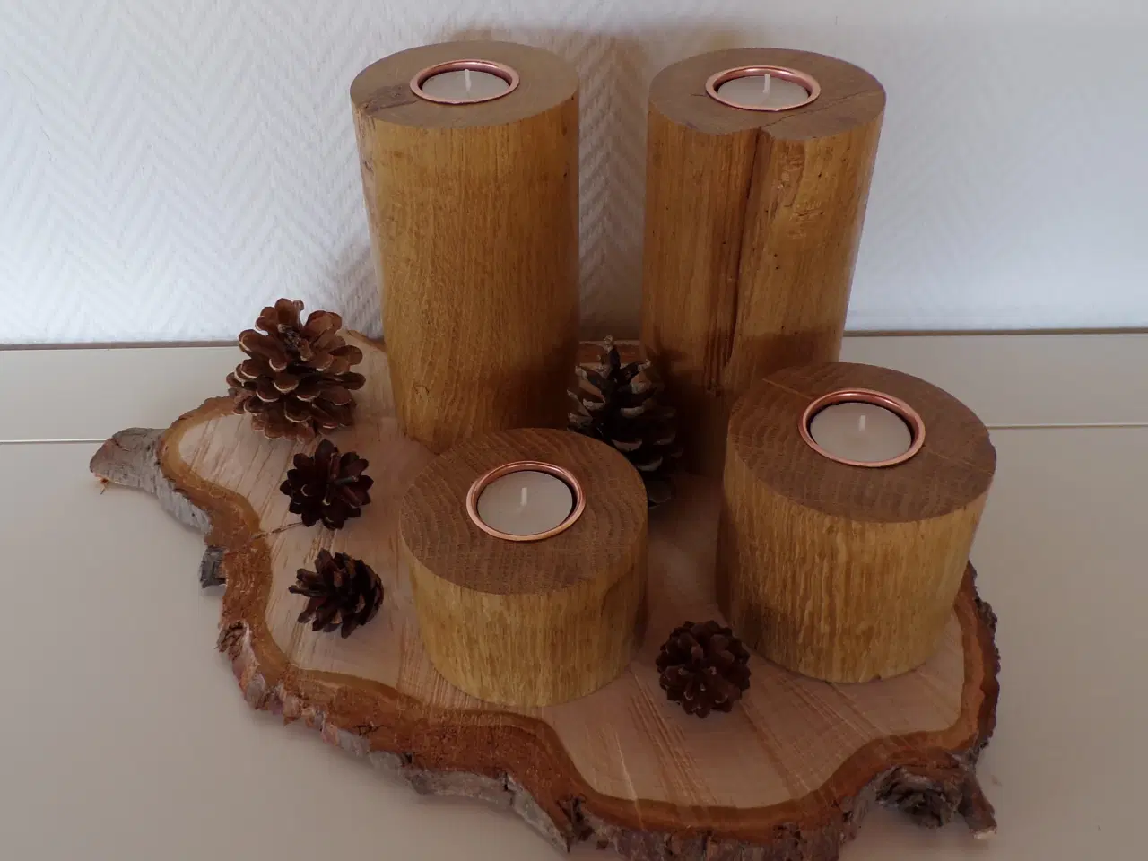 Billede 5 - NY Thuja Træskive med bark 41 cm lang