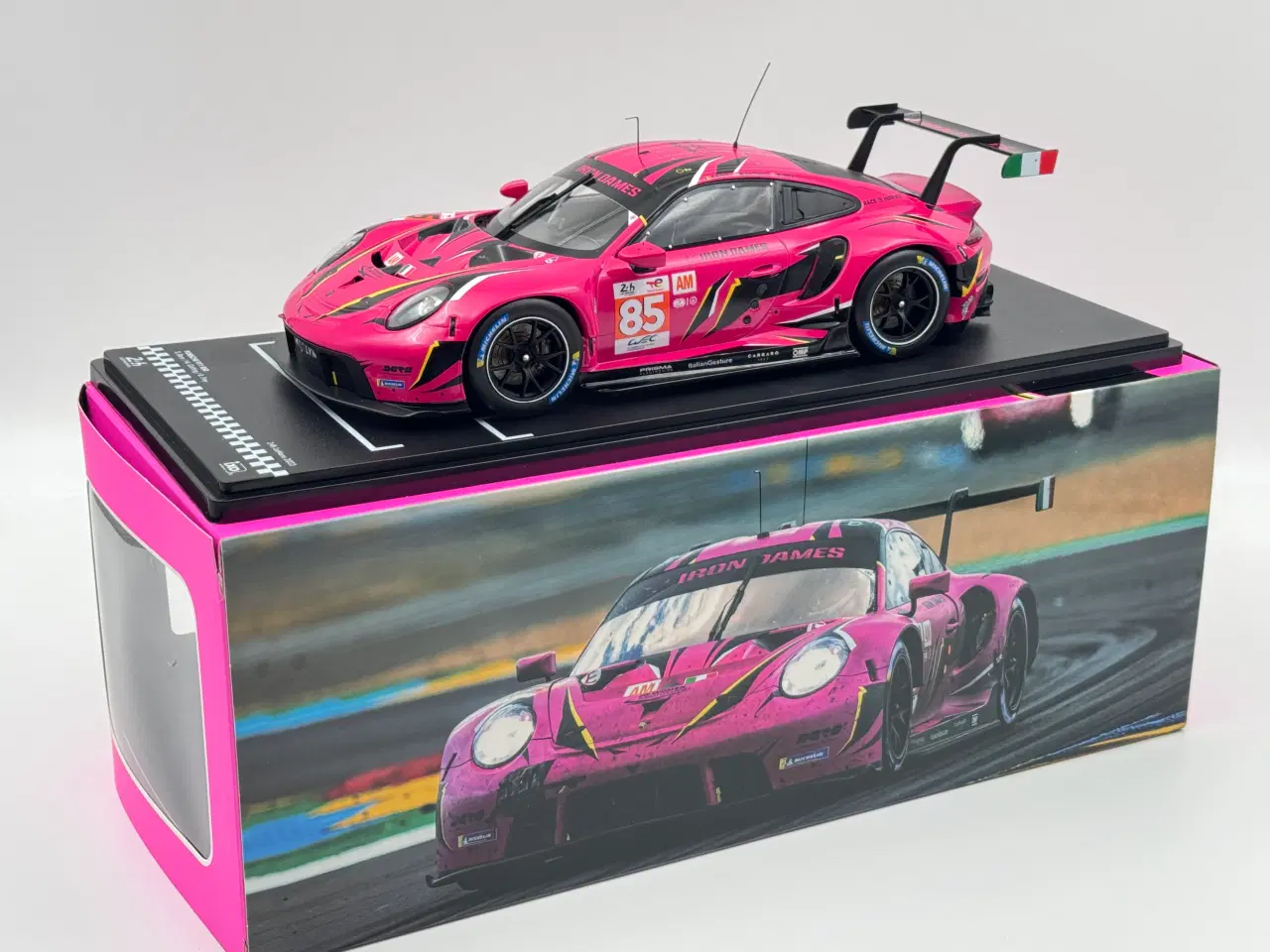 Billede 2 - 2023 Porsche 911 GT3 RSR - Michelle Gatting - 1:18