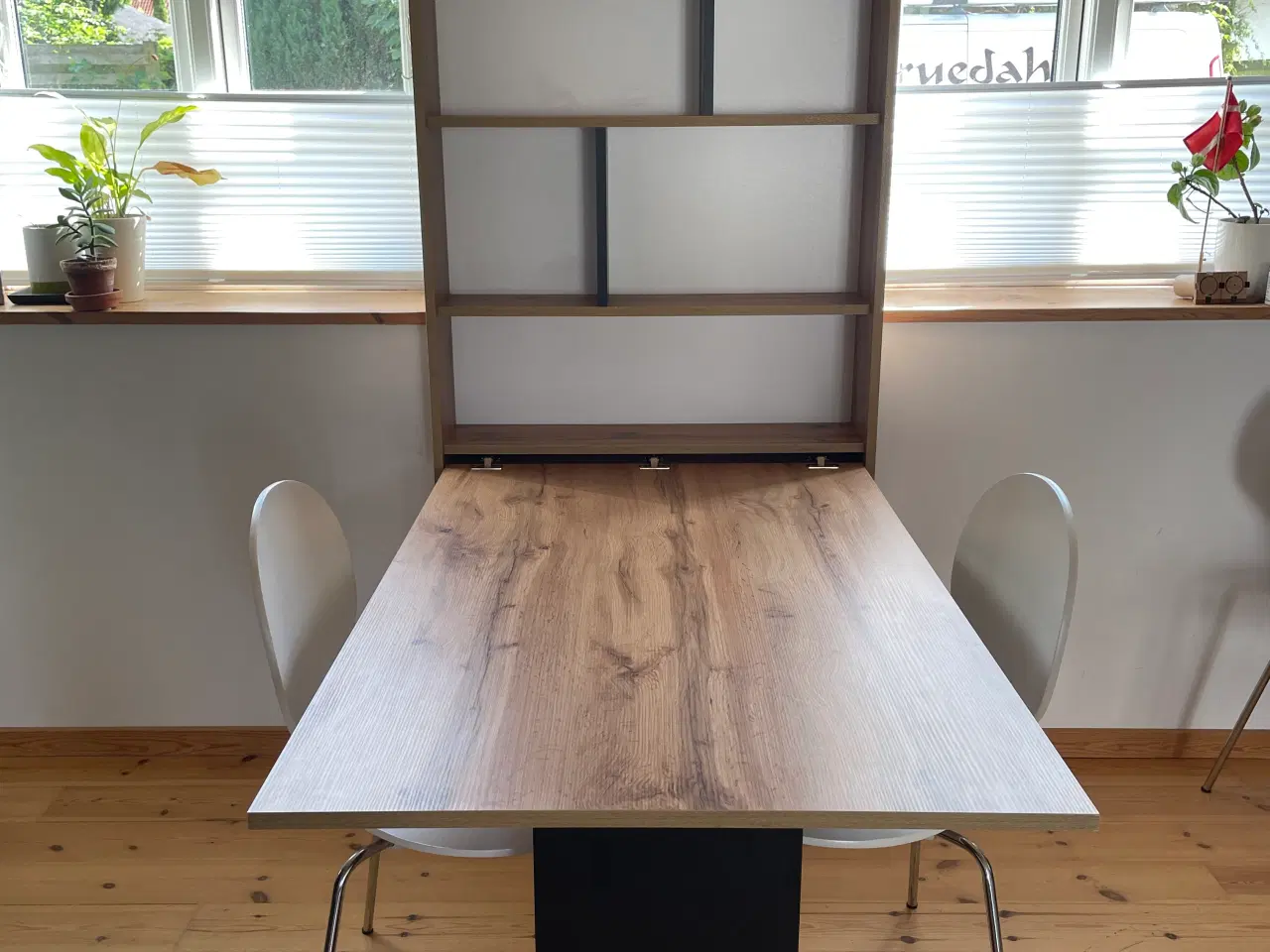 Billede 1 - Genialt folde-ud bord til den lille lejlighed