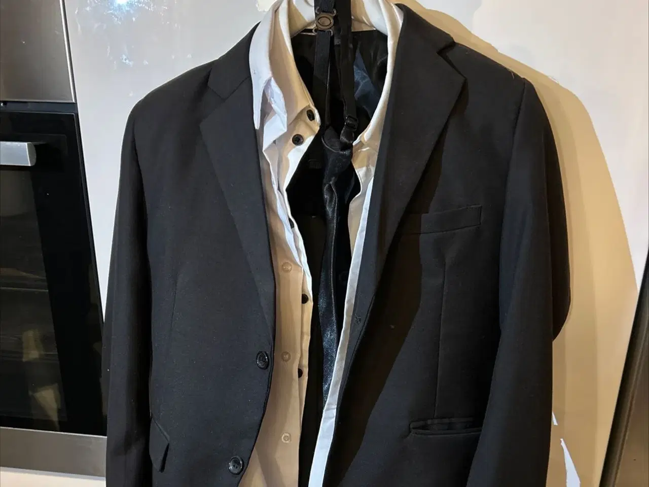 Billede 1 - Byd - Jakkesæt til dreng ca 140 cm