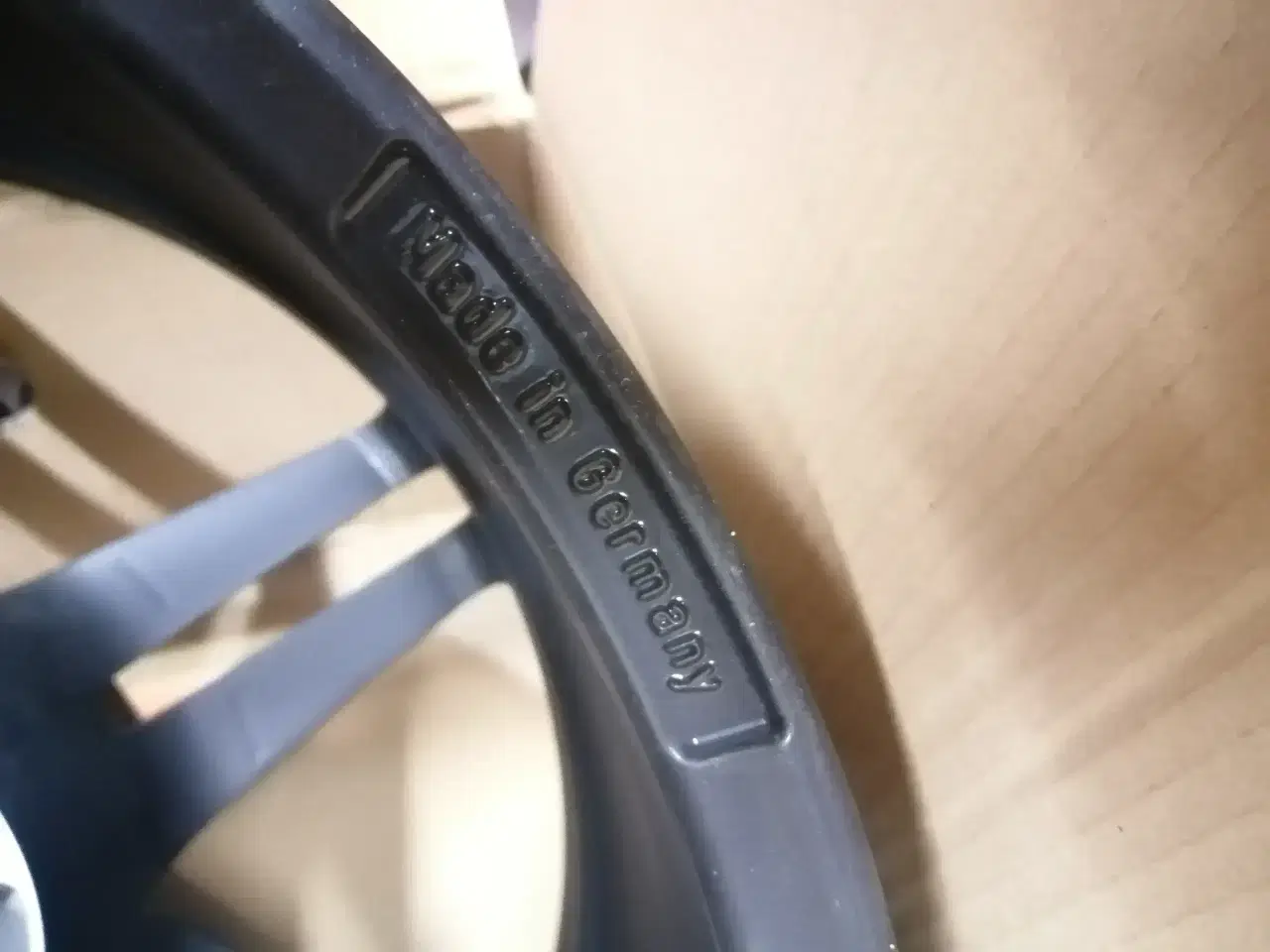 Billede 5 - Nye 18` Alufælge - Garage dekoration -sender gerne