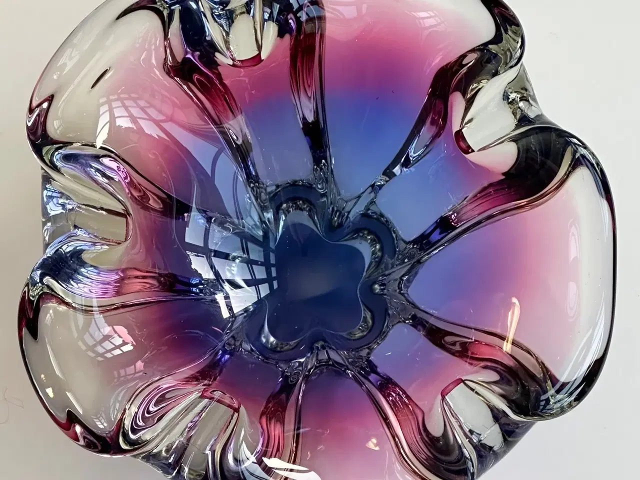 Billede 2 - Tjekkisk flammeskål, lilla