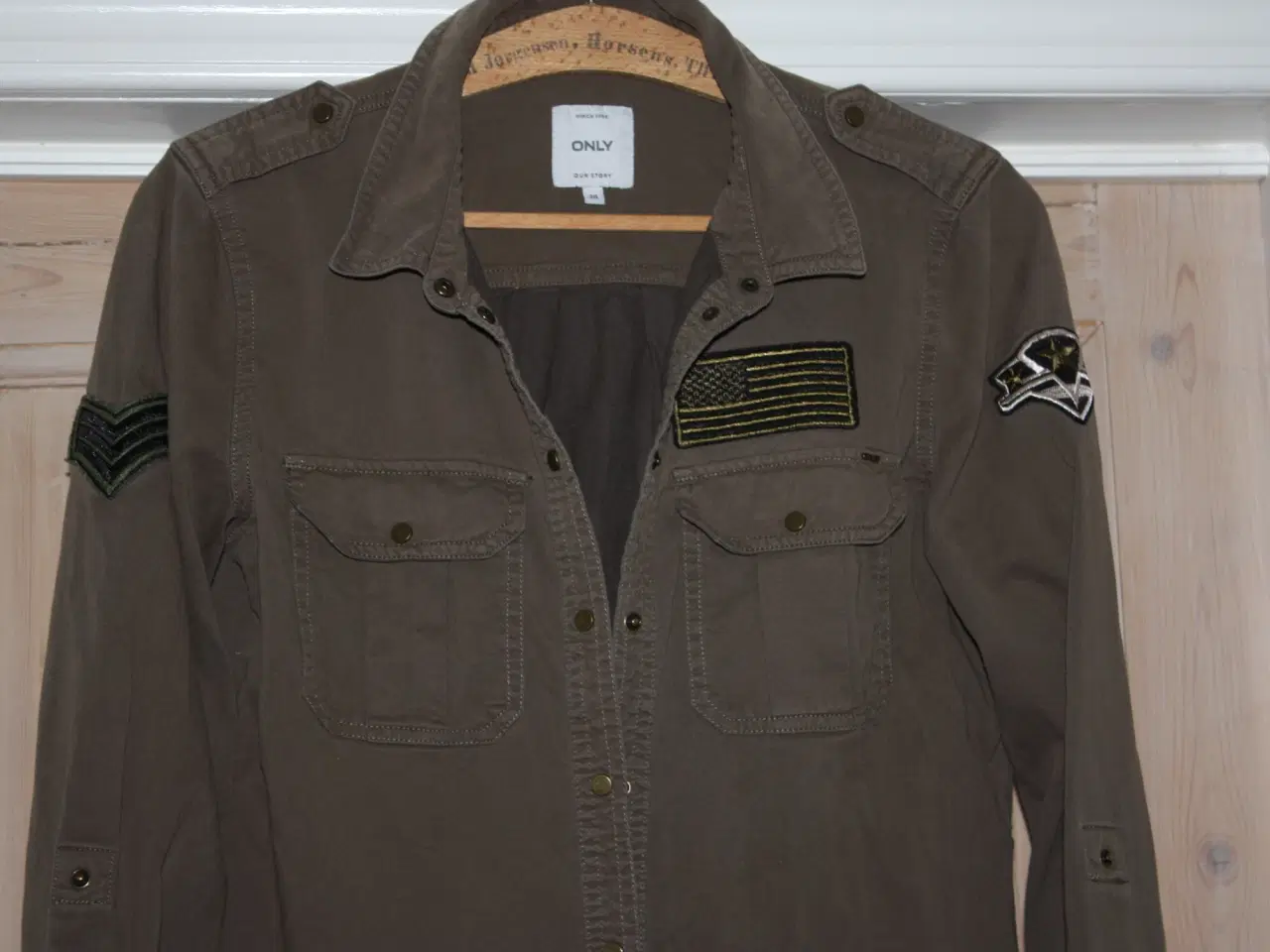 Billede 1 - Skjorte Only str. 38 olivengrøn