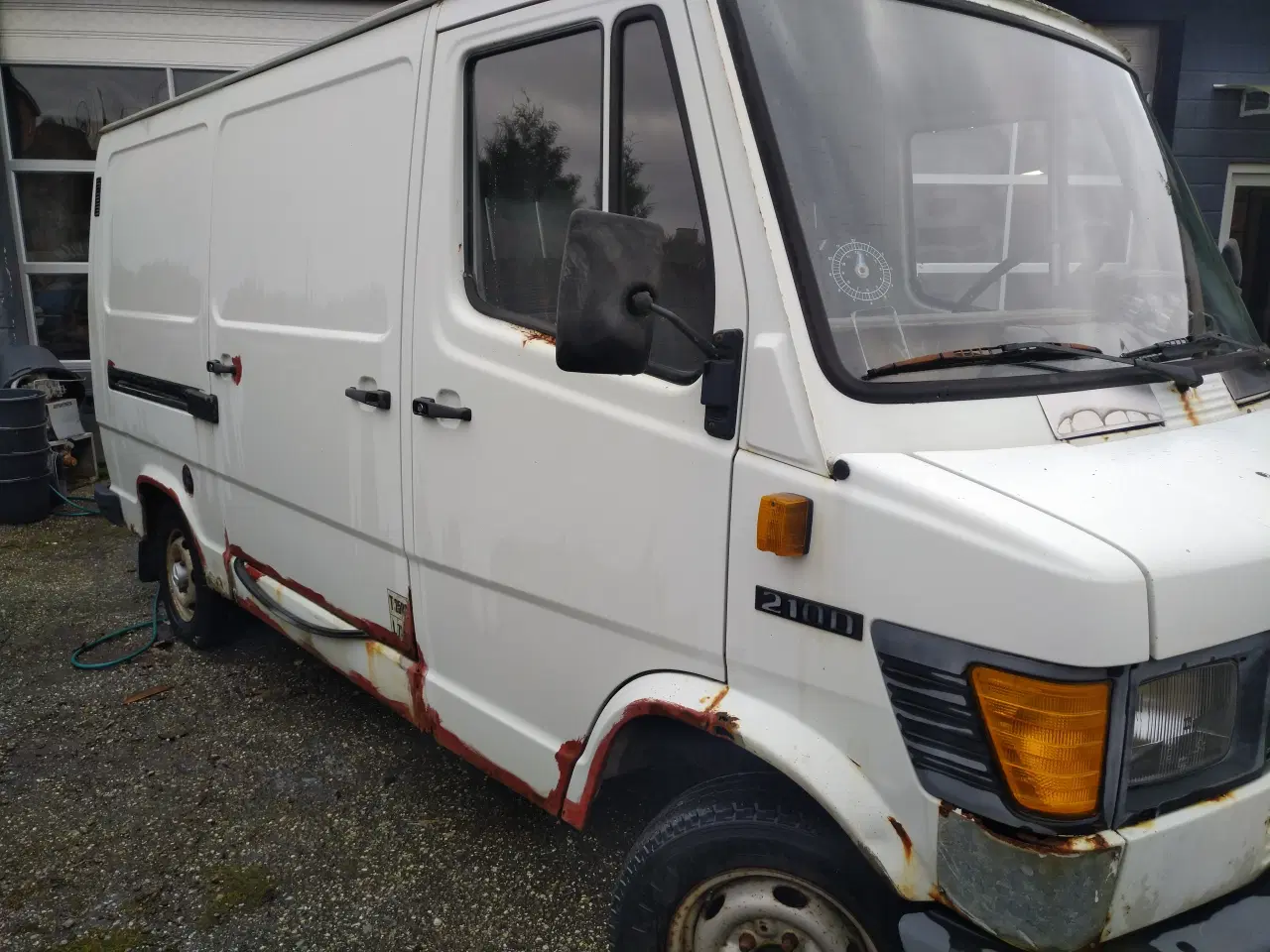 Billede 3 - MB 210, en ejers kasse km.250000. 