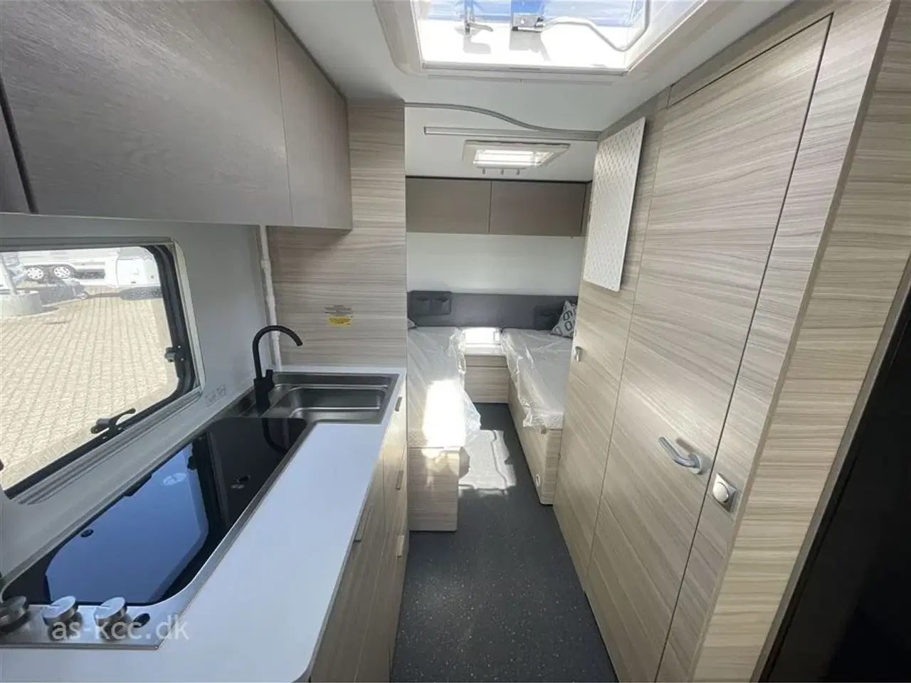 Billede 6 - 2025 - Adria Altea 502 UL Kampagne   Adria Altea 502 UL årg. 2025 5 Sovepladser, 4 Siddepladser 60 Selection jubilæumsmodel  med meget udstyr.