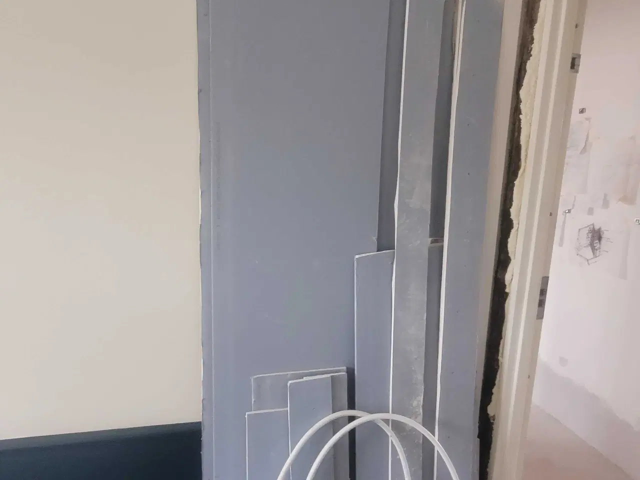 Billede 2 - GIVES BORT: Vådrums gips (GYPROC 13 KLIMA) & 2x pe