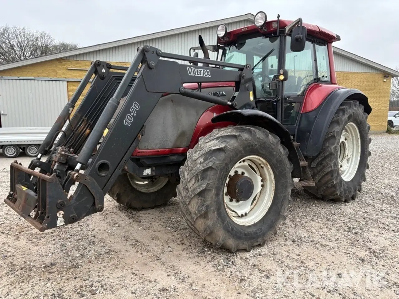 Billede 1 - Traktor Valtra T150 med frontlæsser