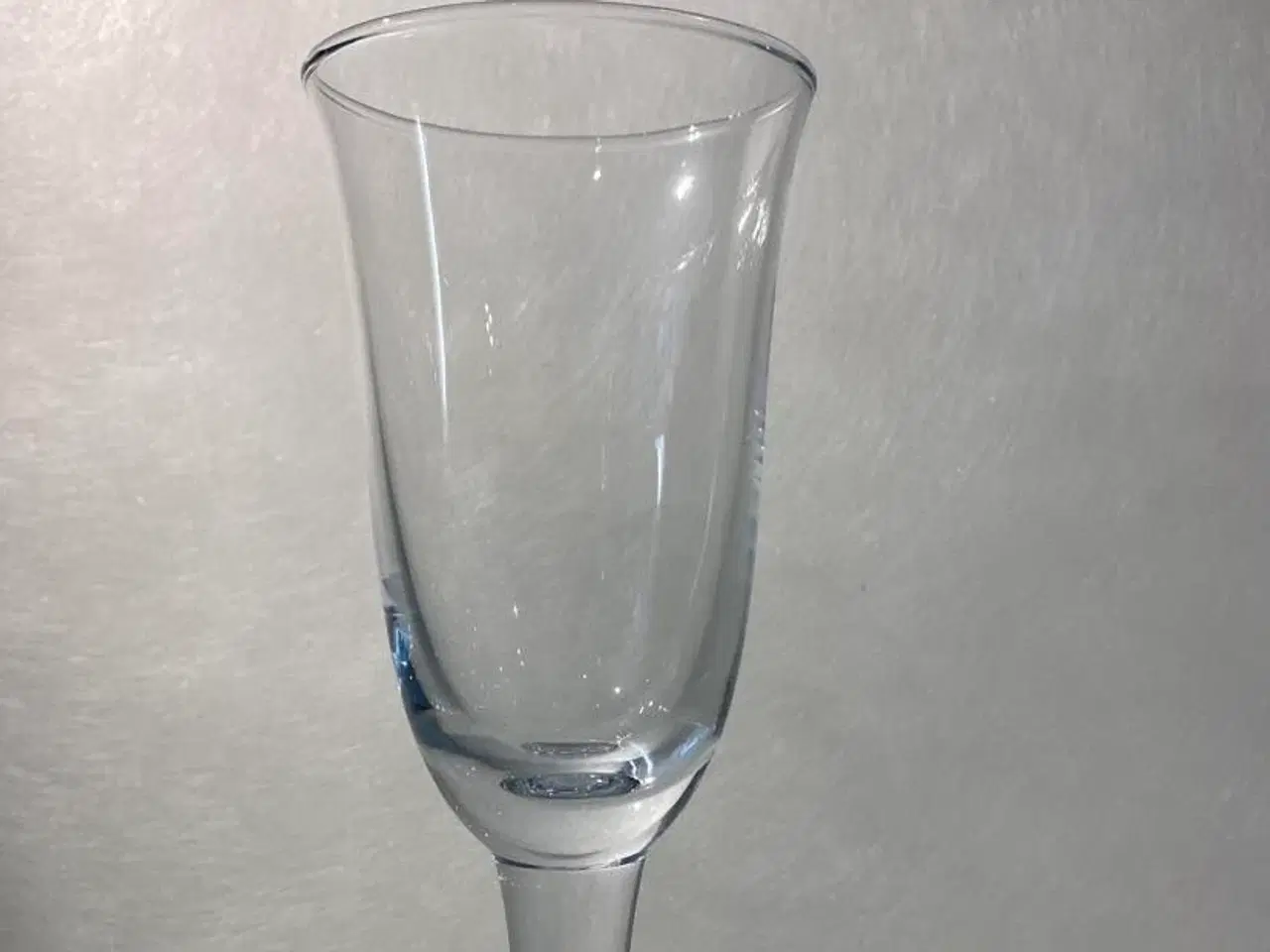 Billede 1 - Holmegaard Hvid Klokke ølglas