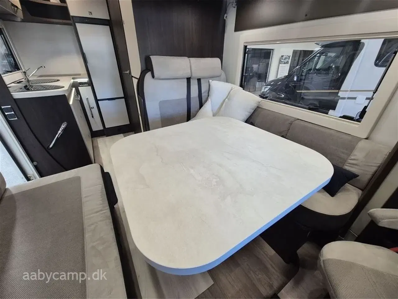 Billede 9 - 2020 - Benimar Tessoro 481 Aut.   Nk pakke. Automatgear. solcelle. Lithium Batteri. 2000w Inverter. Markise. A/C i bodel. Elektriske støtteben. Bemærk kun 20,000 Km!!!!!
