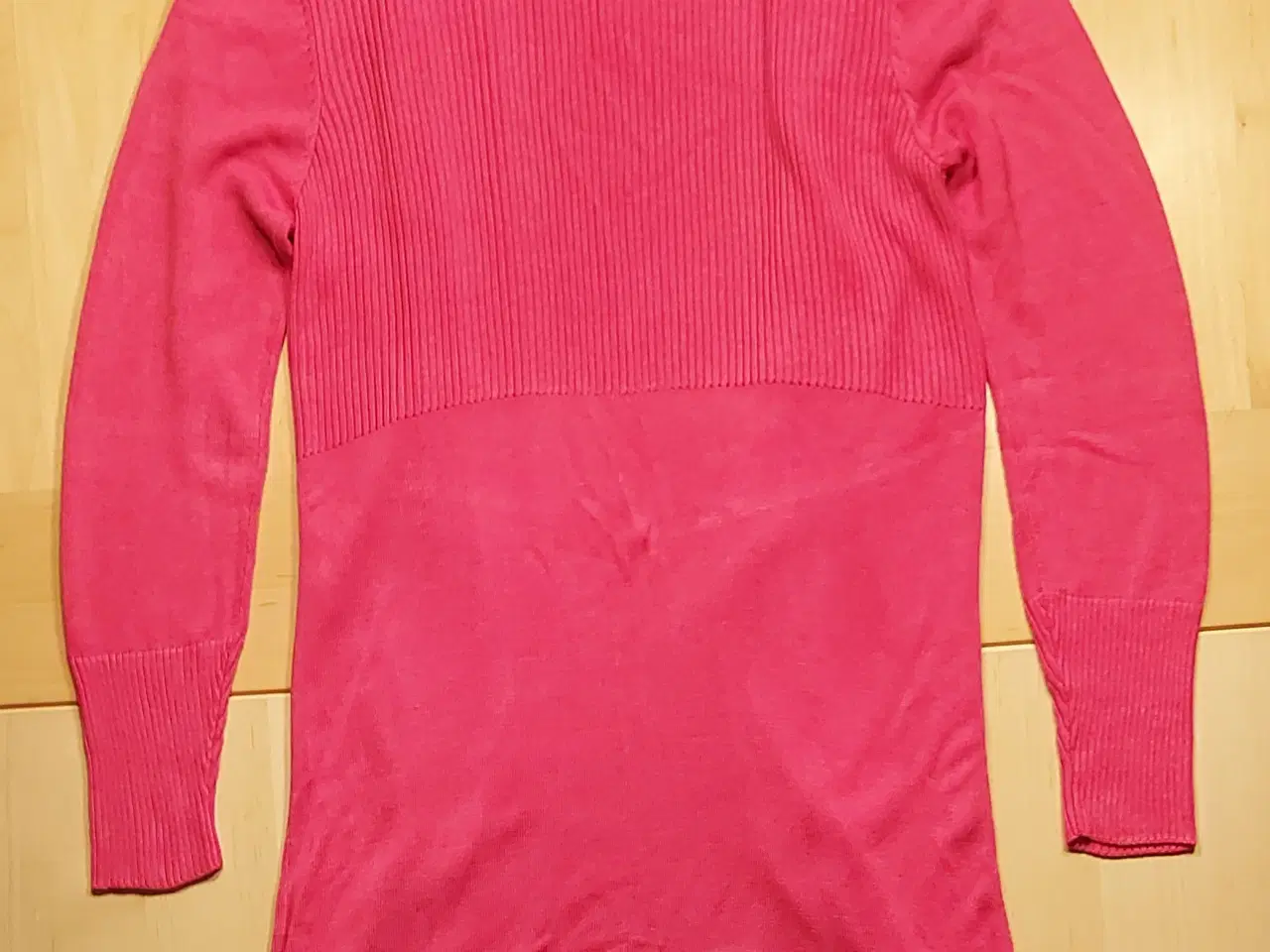Billede 4 - Lækker blød pink cardigan med lommer sælges
