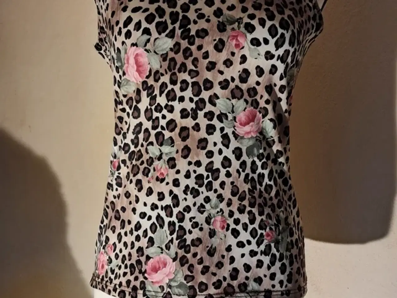 Billede 1 - Hennes str. M tanktop