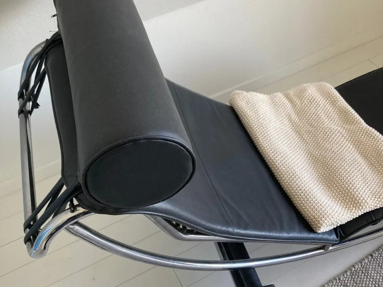 Billede 2 - Chaiselong i læderlook