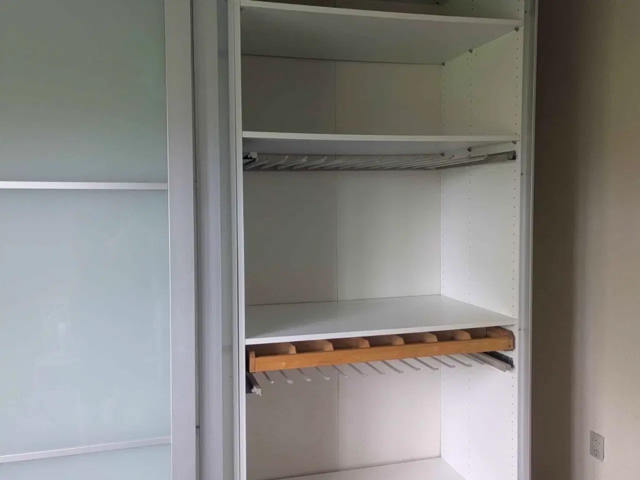 Billede 3 - RESERVERET Stort PAX garderobeskab fra IKEA
