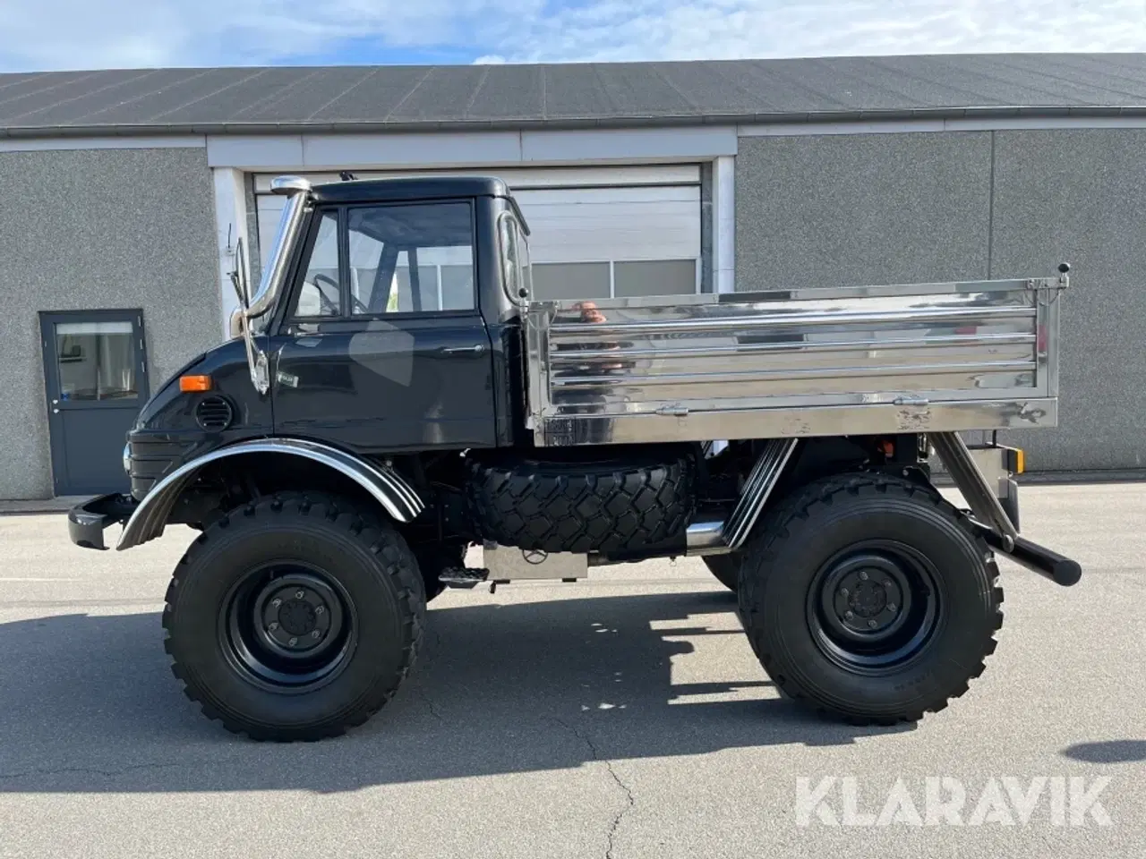 Billede 5 - Veteranlastbil Mercedes-Benz Unimog 406 6 cylindret 5.6L