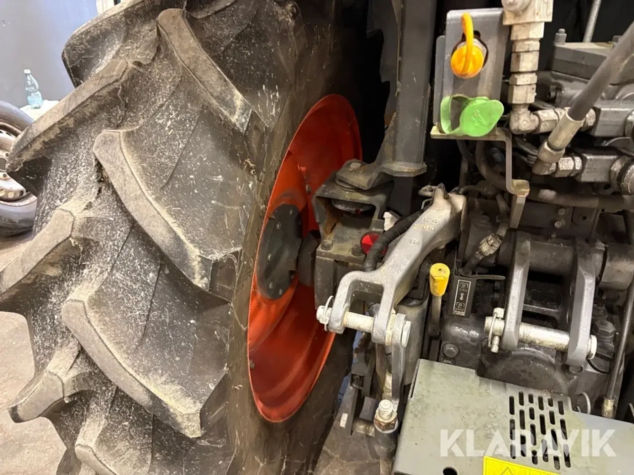 Billede 11 - Traktor Kubota M5072N med frontlift og V-plov