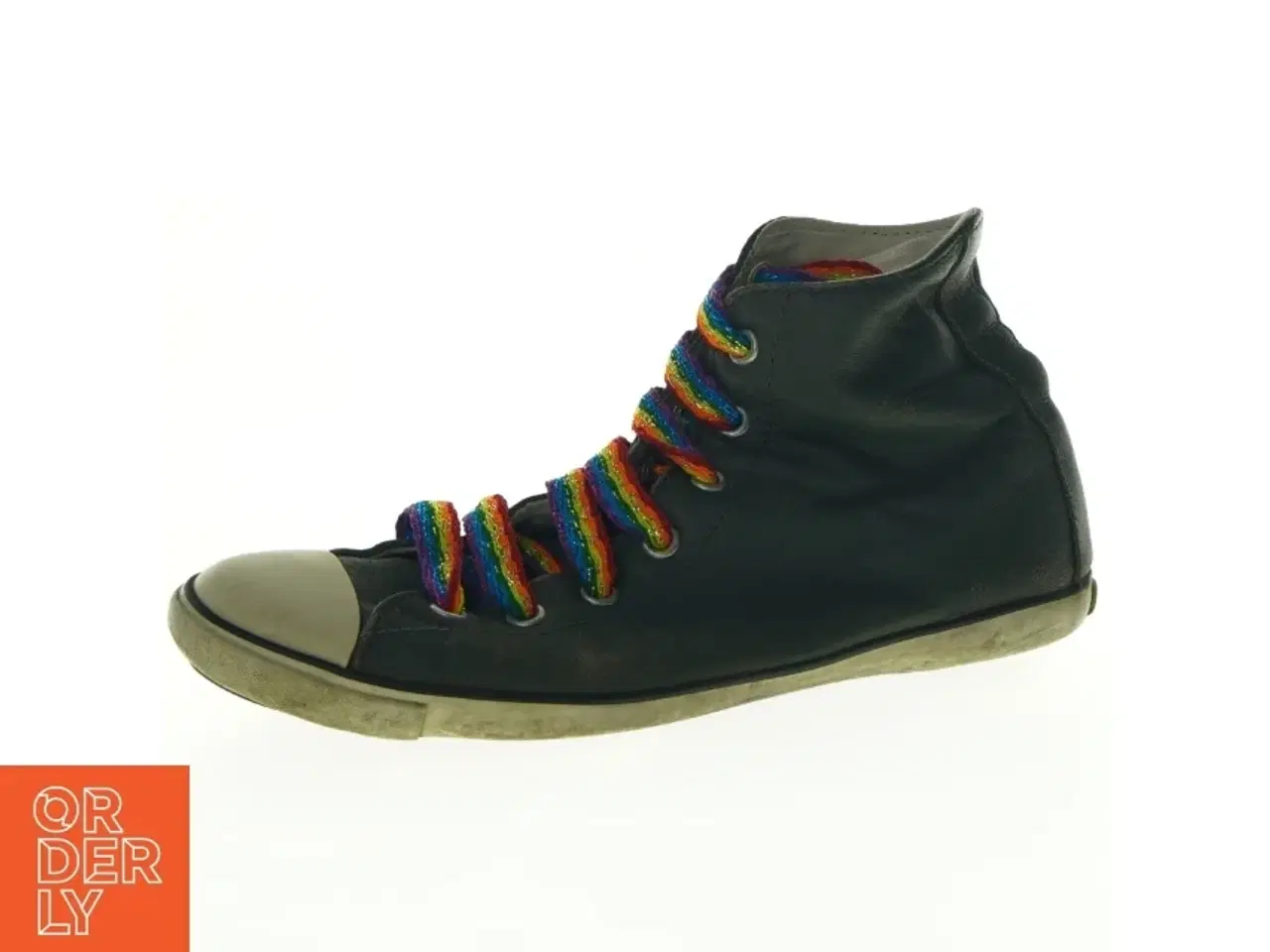 Billede 1 - Høje sneakers med regnbuefarvede snørebånd fra Converse (str. 5,5)