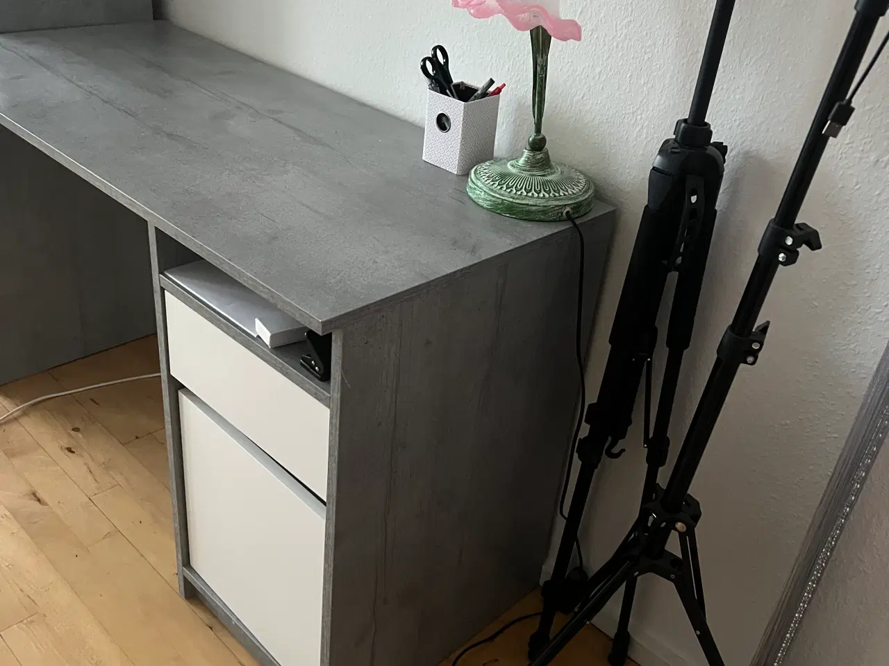 Billede 3 - Skrivebord 