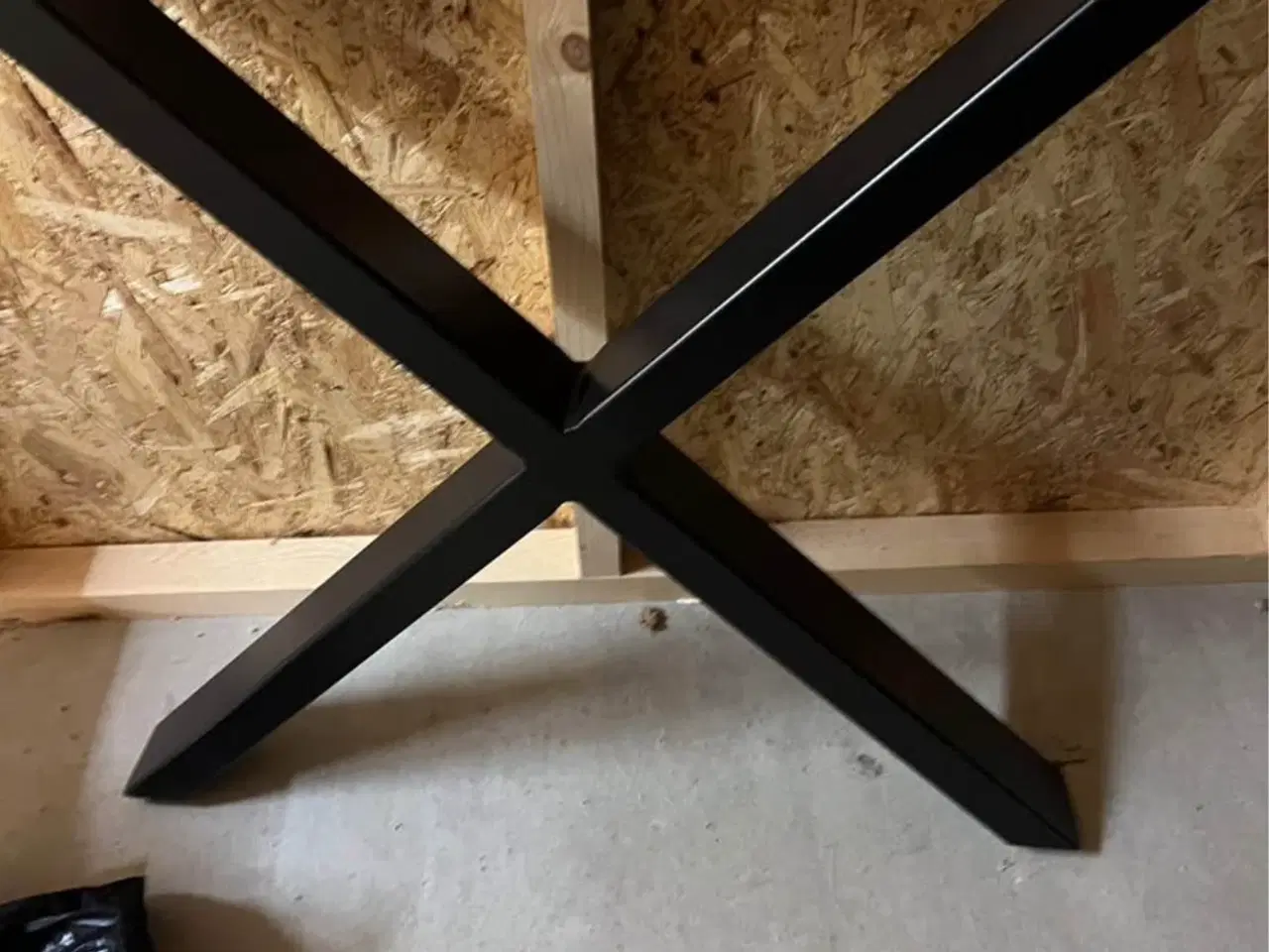 Billede 4 - Plankebord m. 4 stole 