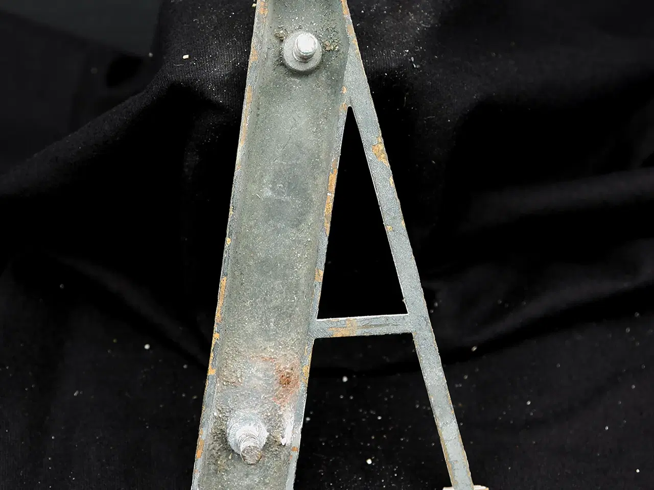 Billede 2 - Messing facadebogstav “A” – rå patina