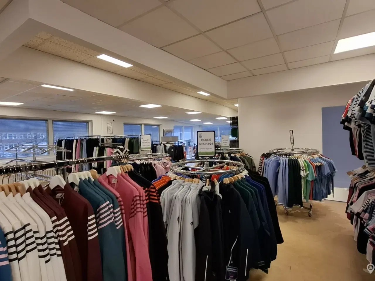 Billede 20 - Centralt beliggende butik. klinik. lager. produktion, logistik. - Læsserampe!