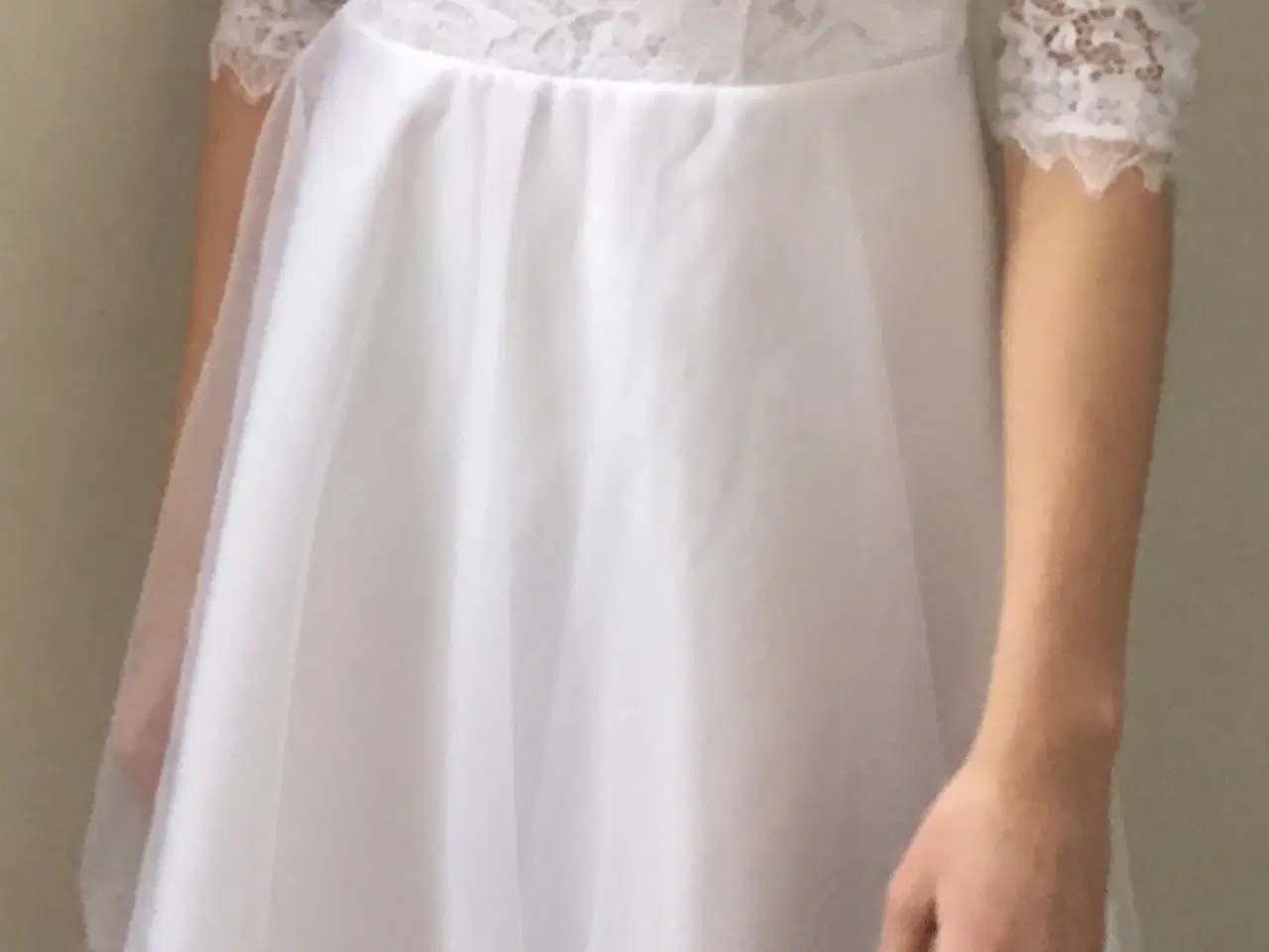 Billede 5 - Konfirmationskjole fra Lilly str 34