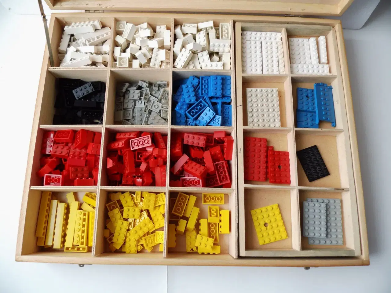 Billede 3 - LEGO trækasse med indhold 