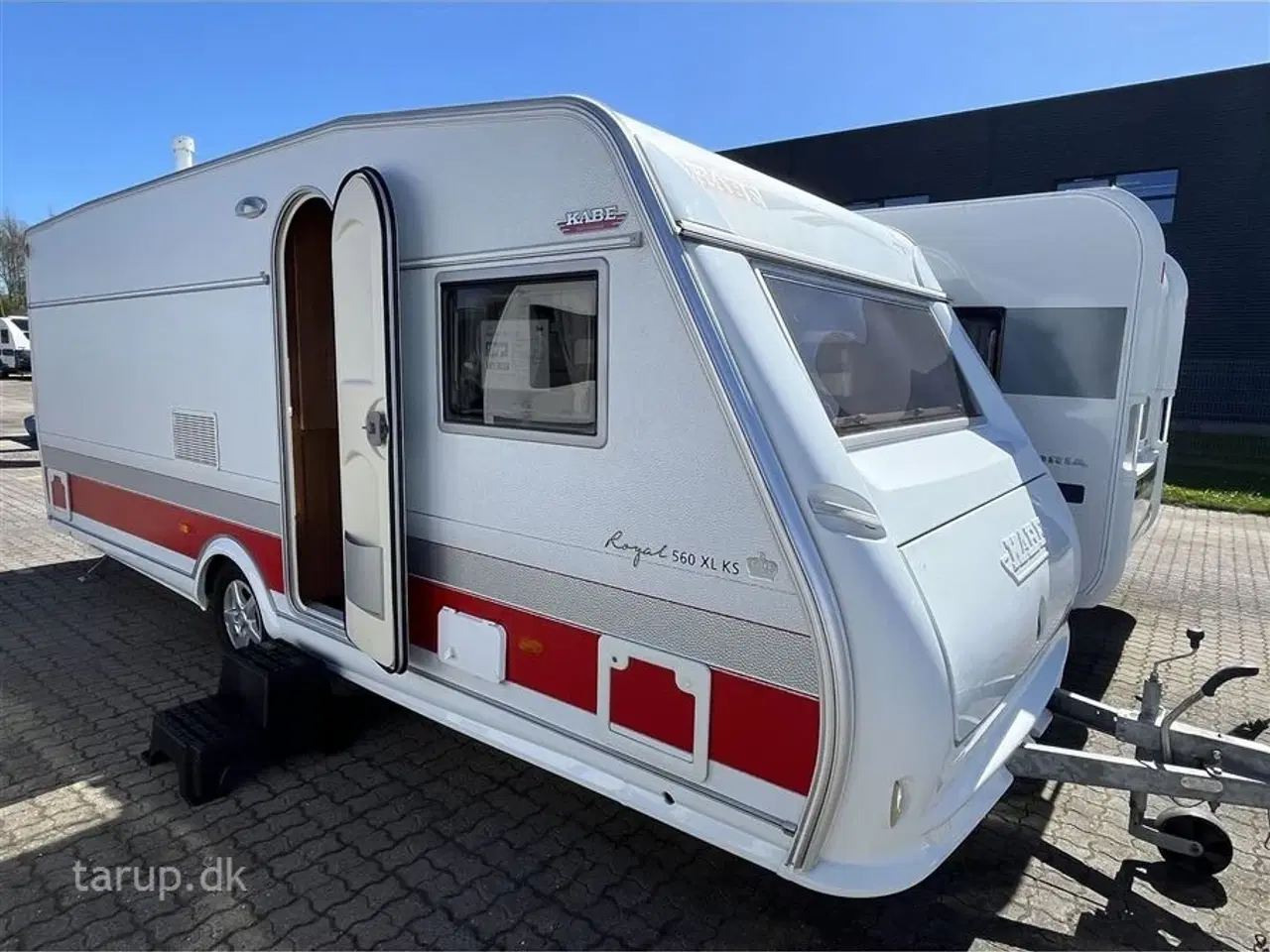 Billede 1 - 2011 - Kabe Royal 560 XL KS   mover, rundsiddegruppe, ALDE centralvarme, skind i siddegruppe, vandbåren gulvvarme, køleskab, stabilisator, fransk dobbeltseng