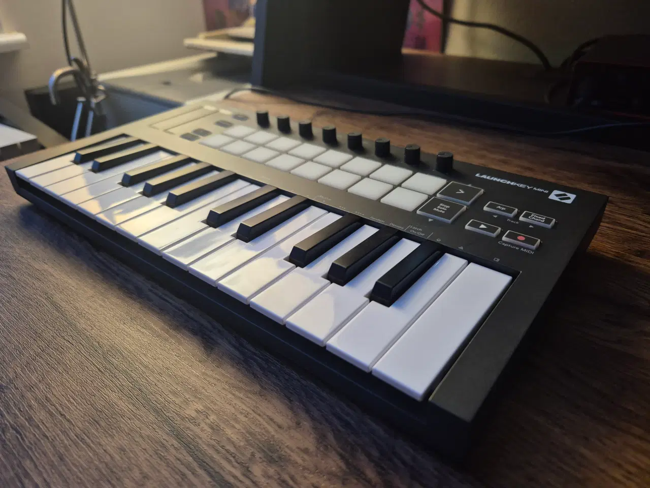 Billede 3 - Novation Launchkey Mini mk3 - Midi keyboard