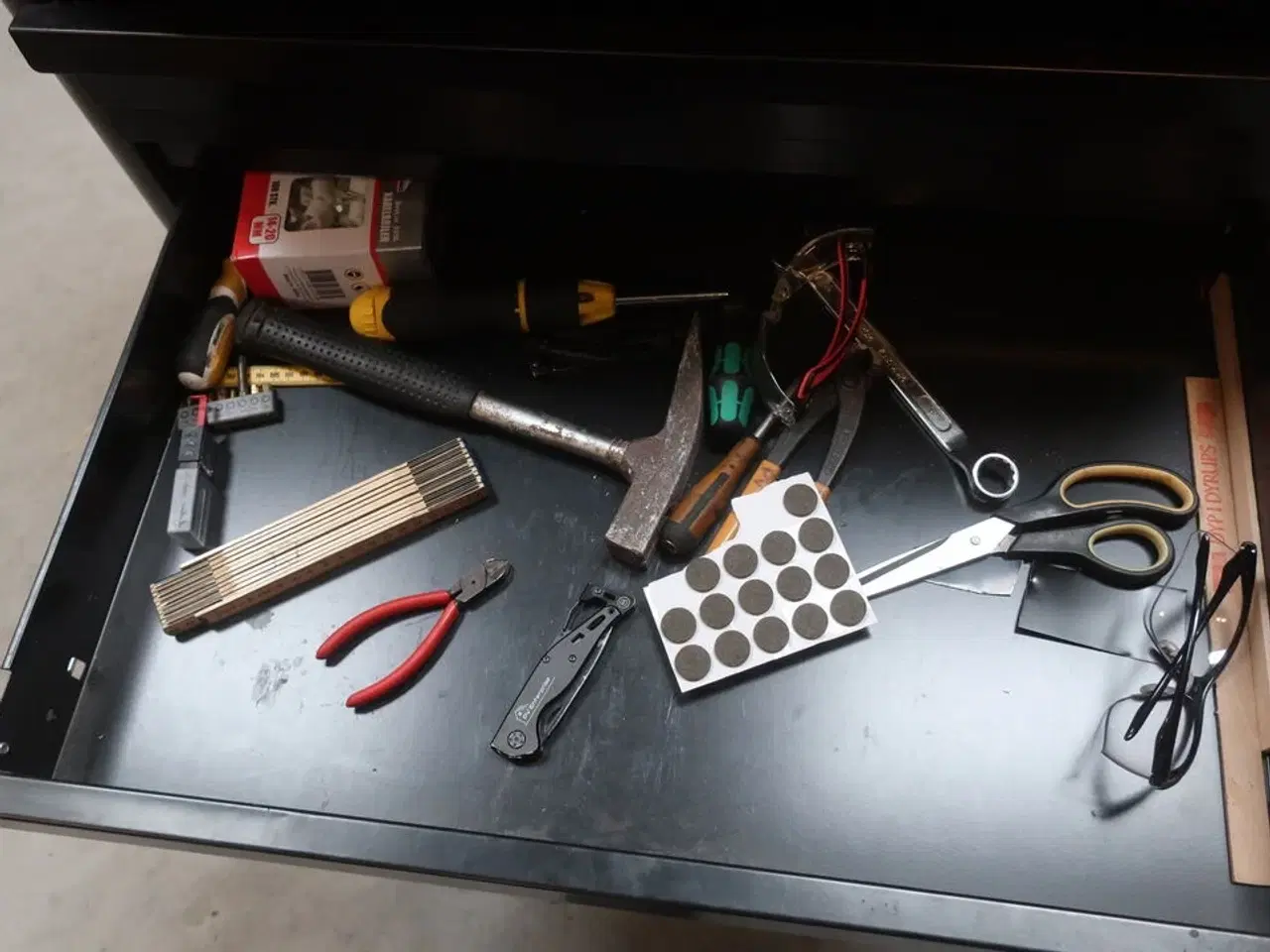 Billede 6 - Værkstedsvogn med indhold