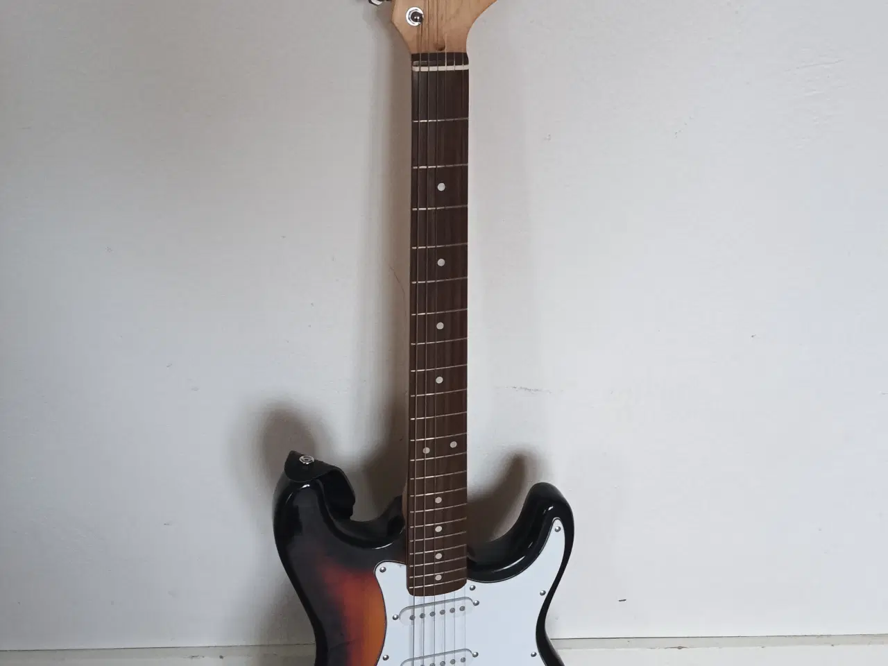 Billede 1 - Starsound Elguitar 