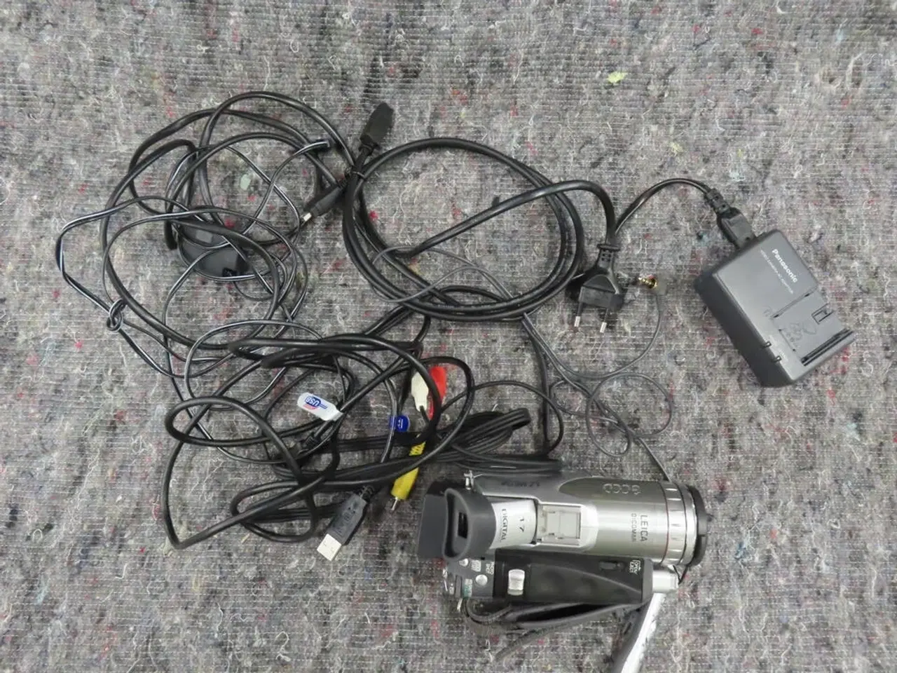 Billede 4 - Videokamera med tilbehør - PANASONIC NV-GS70 (MOMSFRI)