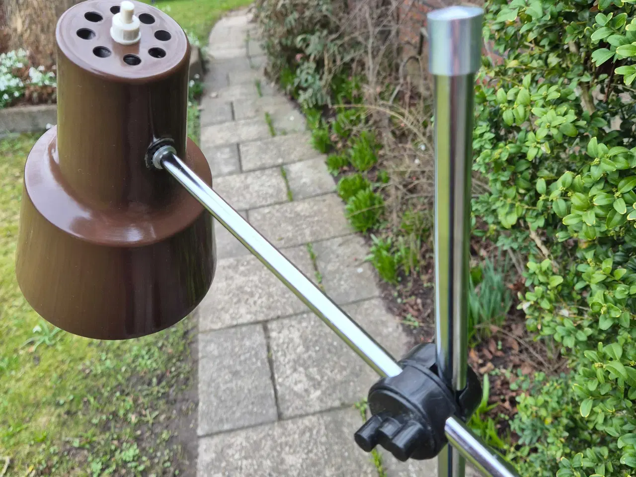 Billede 10 - Retro standerlampe med brunt spot