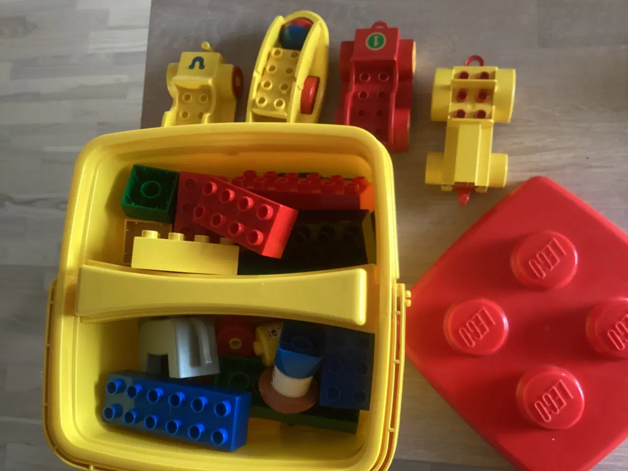 Billede 1 - Spand med Duplo klodser i forskellige størrelser