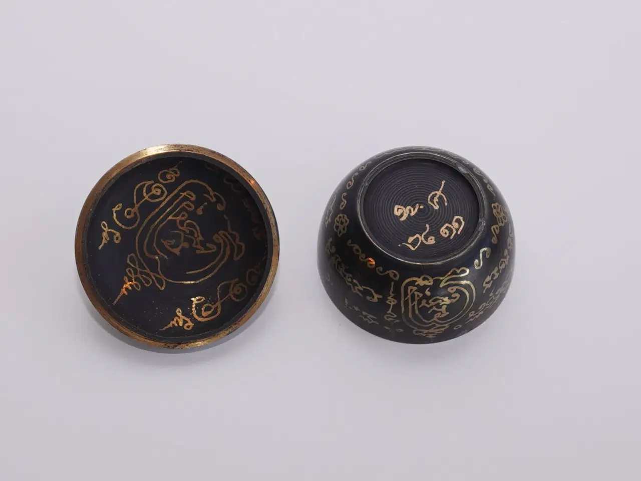 Billede 4 - Buddhistisk amulet lågkrukke i messing