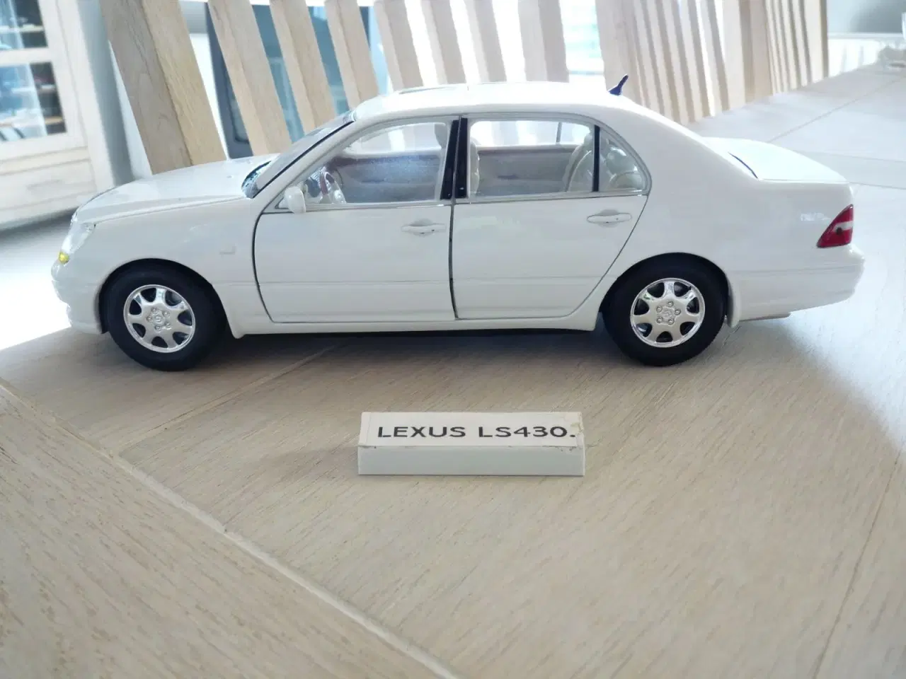 Billede 2 - Lexus Modelbiler