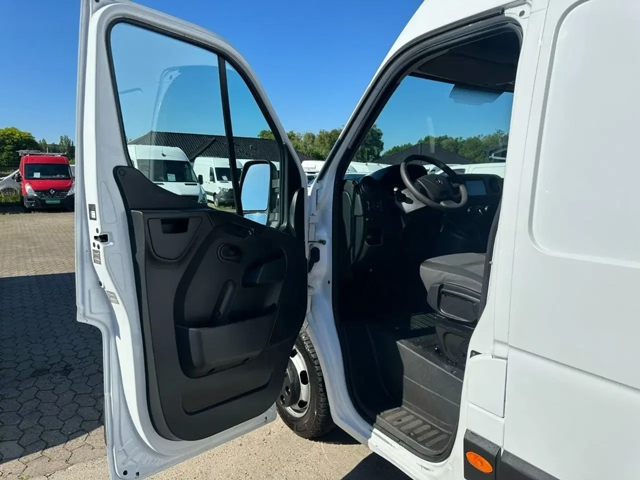 Billede 13 - Renault Master III T35 2,3 dCi 165 L3H2 Kassevogn RWD