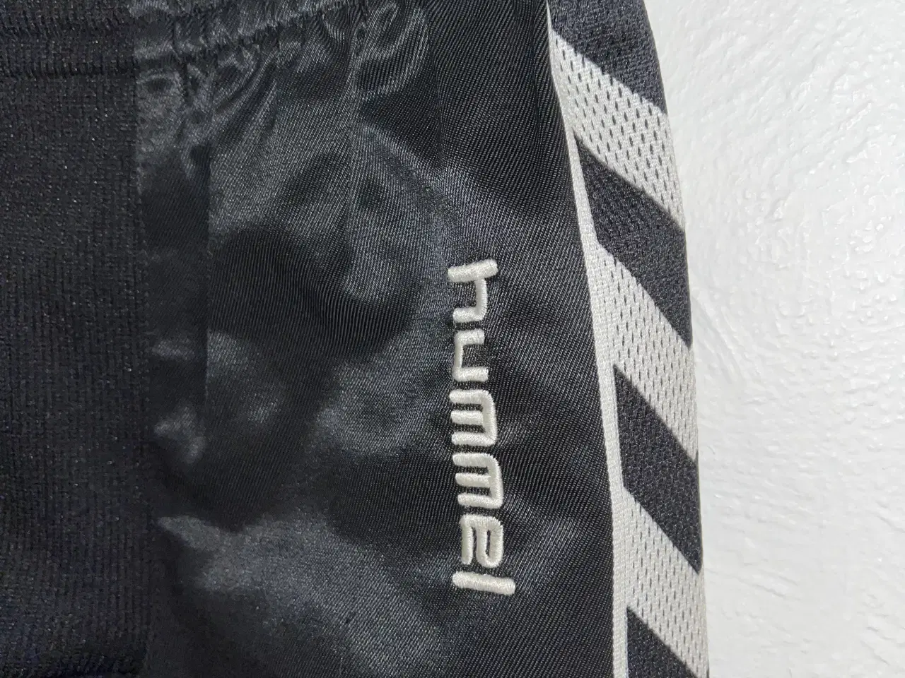 Billede 2 - Hummel fodboldknickers str. 140.