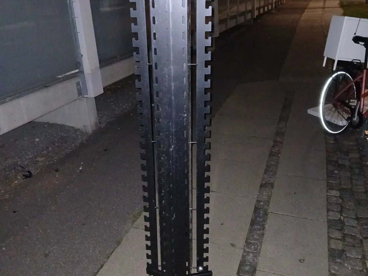 Billede 3 - Brillestativ 2meter på hjul